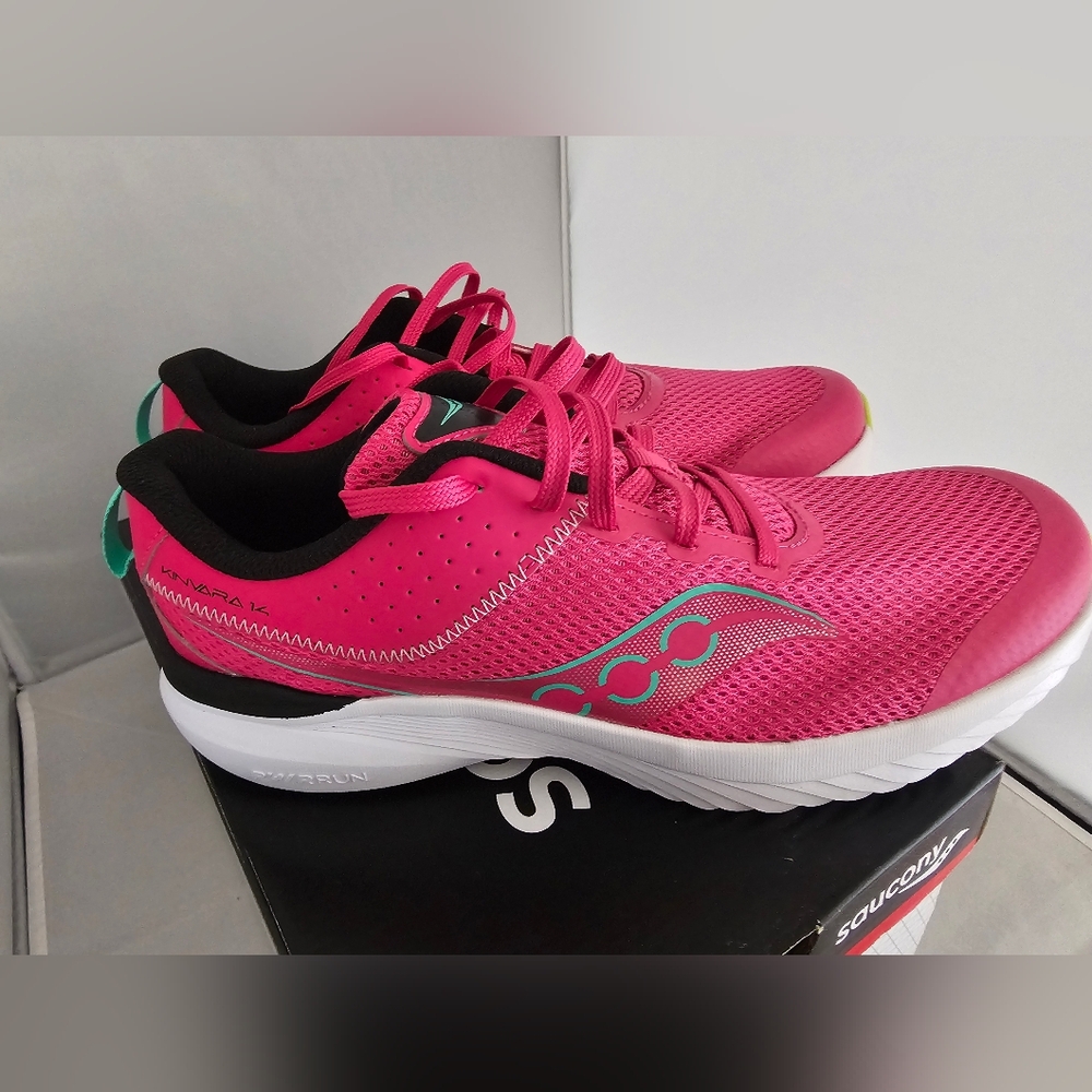 Saucony Big Kid's Kinvara 14 Sneakers Size 6.5 NIB
